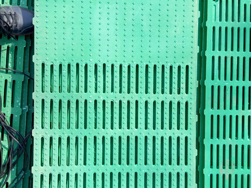 復合漏糞板